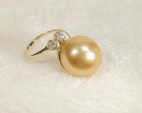 13mm南洋パールとK18YG、合成ダイヤモンドの指輪（リングサイズ：9号）