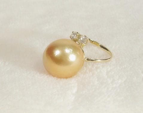 13mm南洋パールとK18YG、合成ダイヤモンドの指輪（リングサイズ：9号）