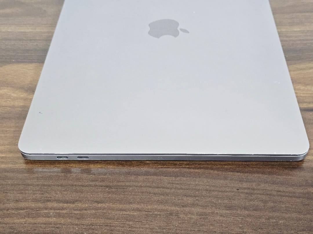 MacBook Pro 2019 13インチ i5 128G C2