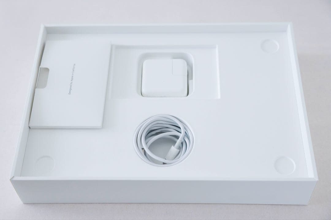 美品MacBook Air 2020M1/8GB/1TB