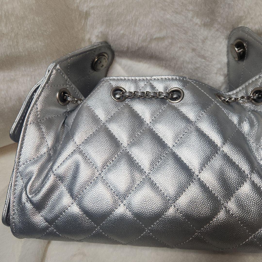 CHANEL シルバー キルティングバッグ　ノベルティ
