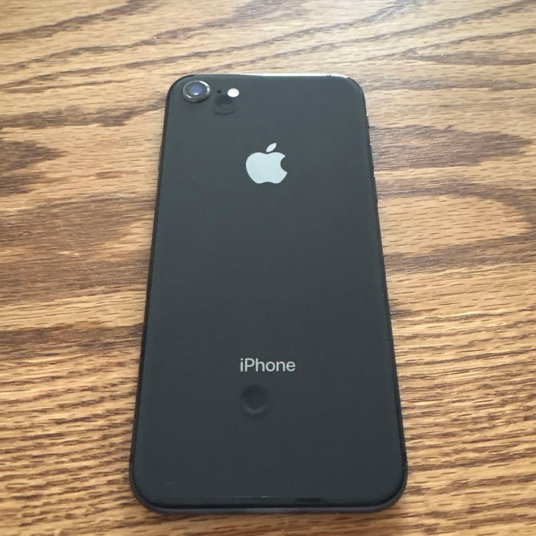 iPhone 8 ブラック 本体