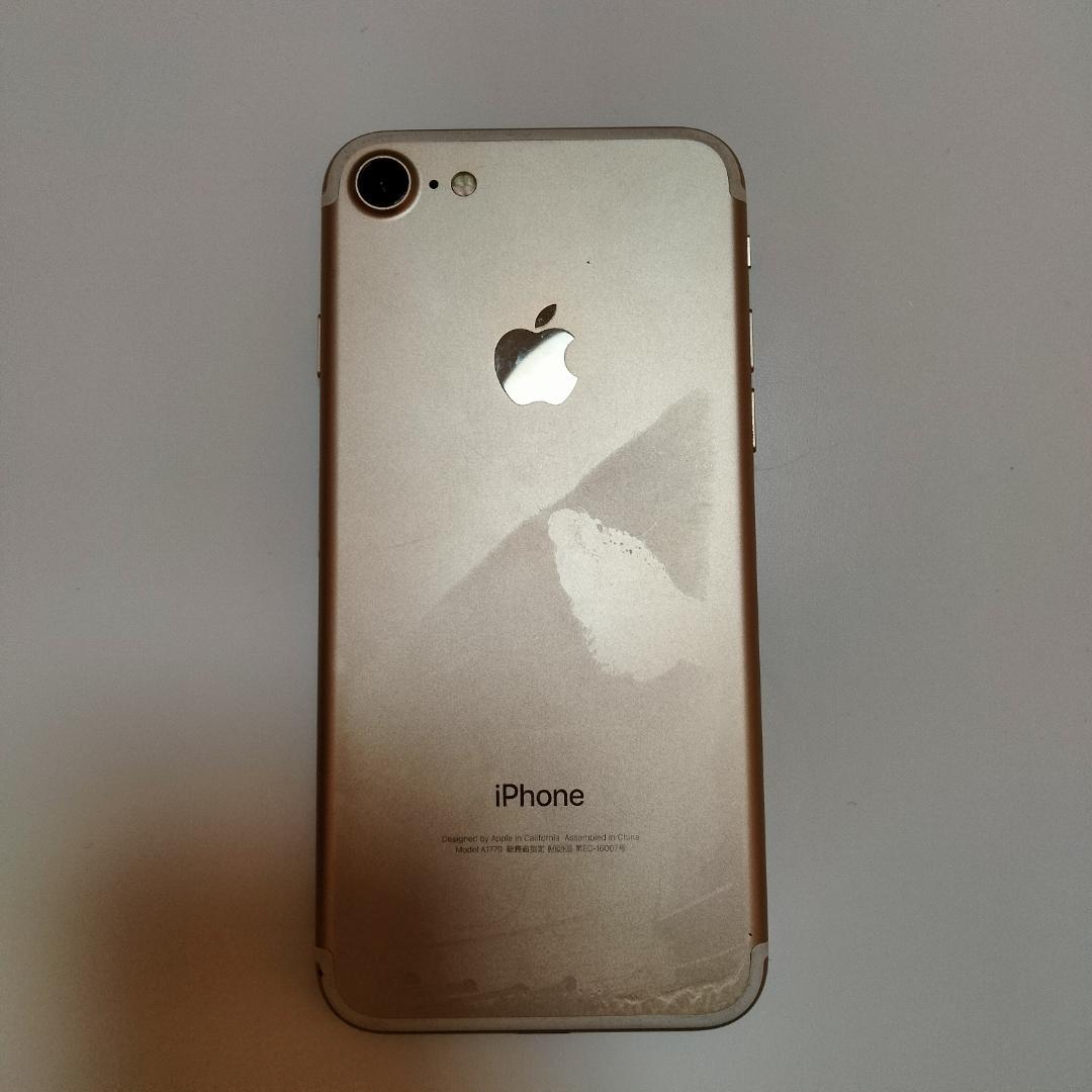 【iPhone7 32GB SIMフリー】Apple／画面微細な傷あり