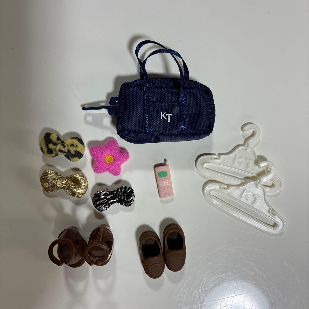 ハローキティ　ドレスアップコレクション　制服