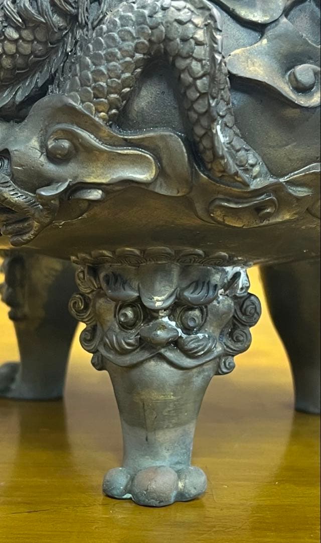 大明宣徳年製　龍香炉　三足　翡翠玉　香道具　中国