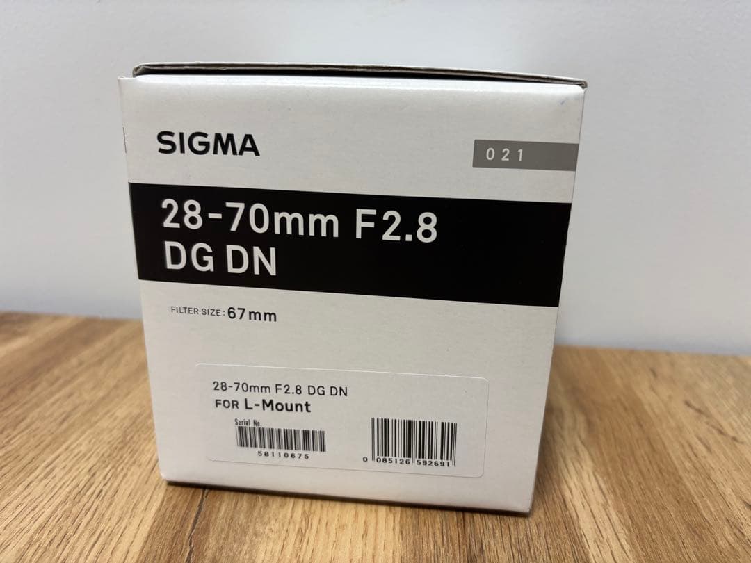 美品 SIGMA 28-70mm F2.8 DG DN ズームレンズ　Lマウント