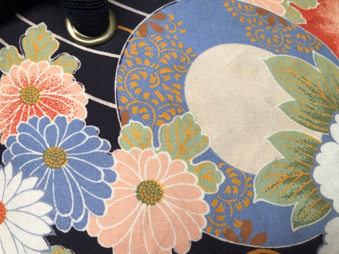 一閑張り　一閑張りバック　犬張子 正絹古布　狛犬　張子犬　少し大きめ