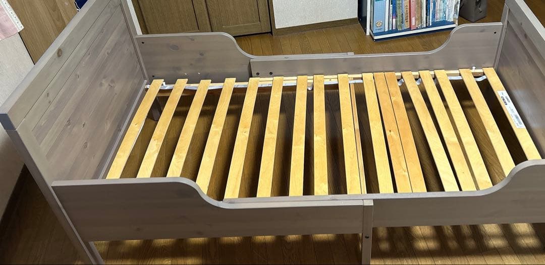 IKEA 伸長式 ベッド フレーム 販売終了カラー イケア