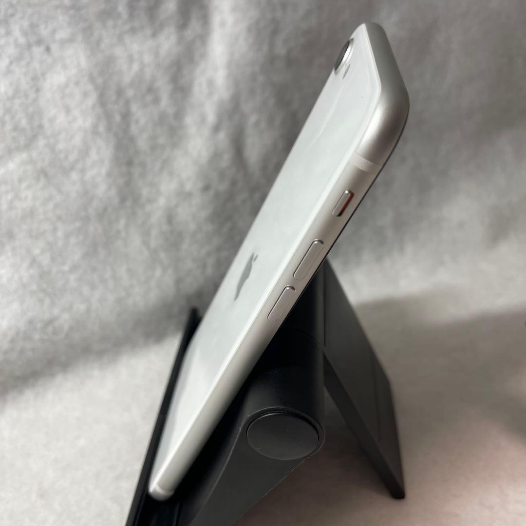 Apple iPhone SE第2世代 ホワイト 64GB