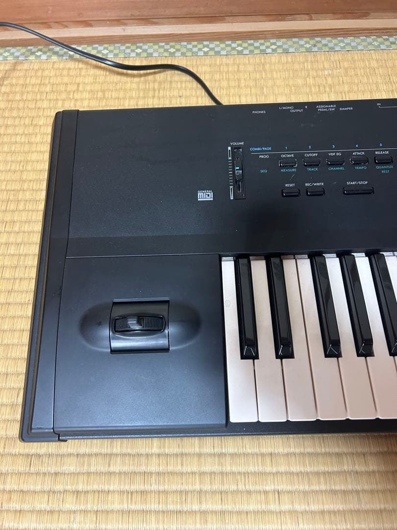 KORG X3 シンセサイザー 61鍵盤 ミュージックワークステーション