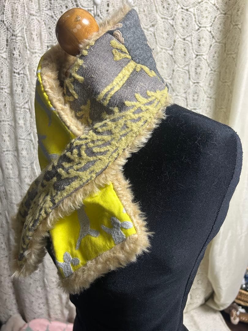 51126A ミナペルホネンハンドメイド　差し込みマフラー