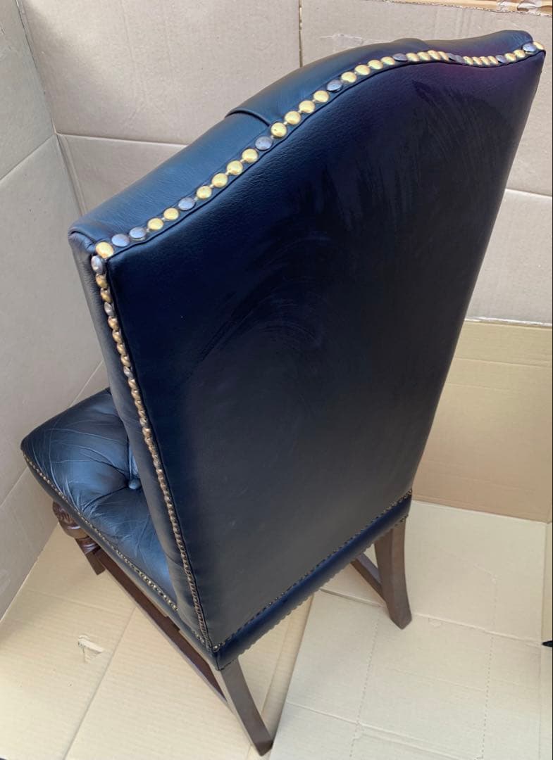 ハイバックレザーチェア・アンティークテイスト