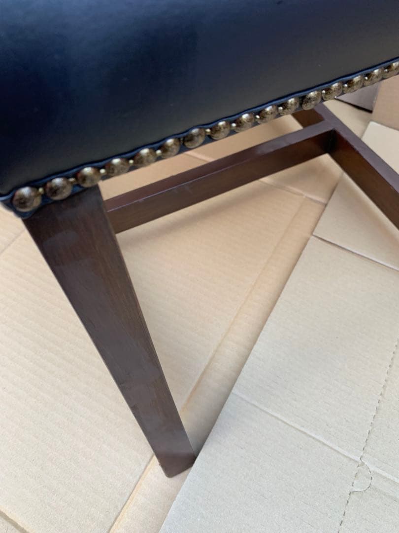 ハイバックレザーチェア・アンティークテイスト