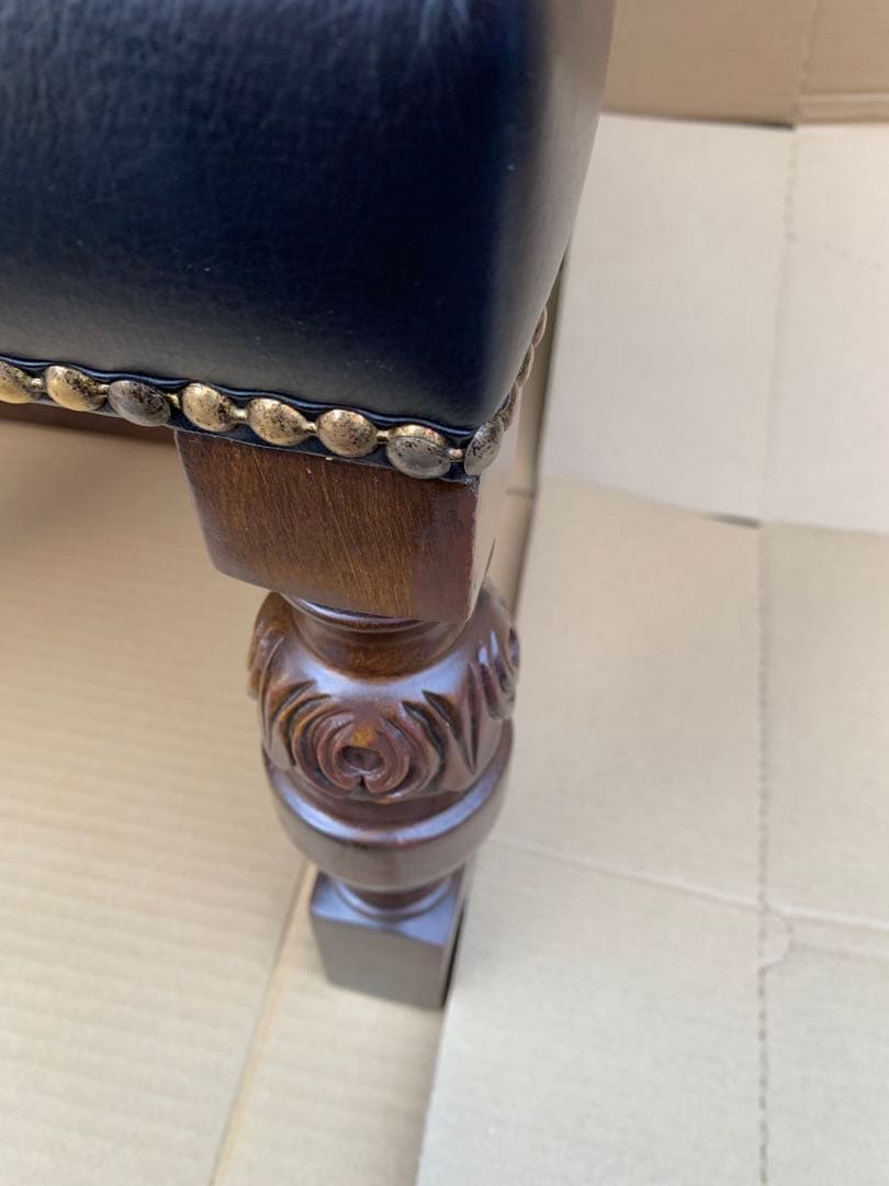 ハイバックレザーチェア・アンティークテイスト