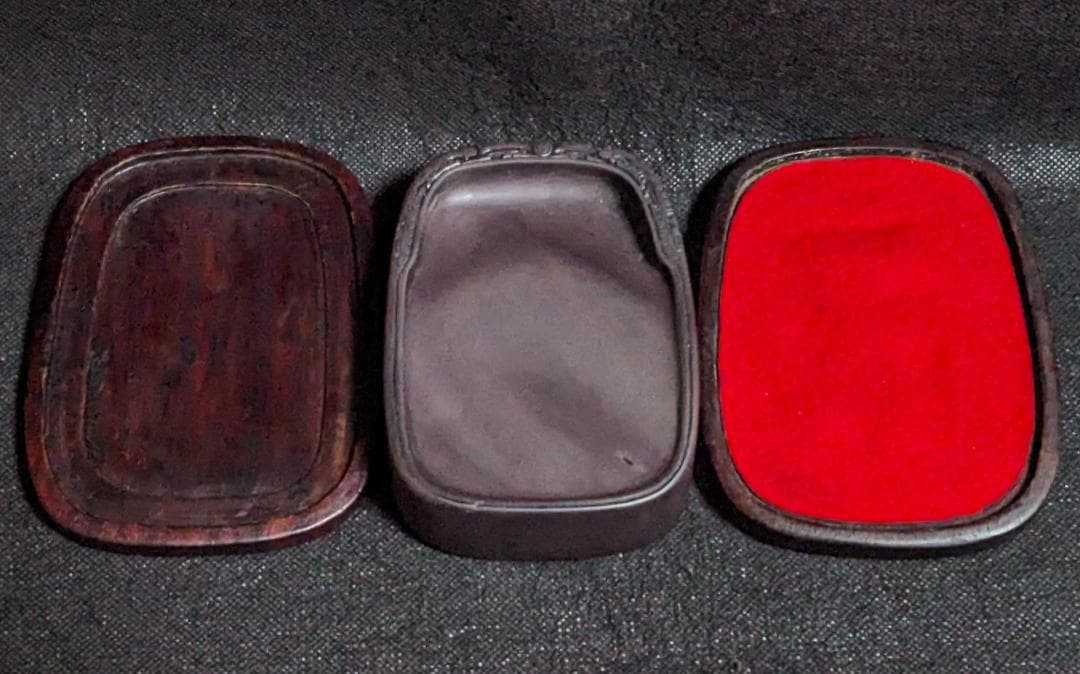 【端渓硯】◆火捺・朱磋点・翡翠点・金線の穏美石◆双龍文◆唐木天地蓋◆麻子坑◆五吋