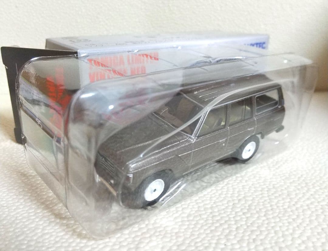 1/64 トミカリミテッドヴィンテージネオ トヨタ ランドクルーザー60 GX