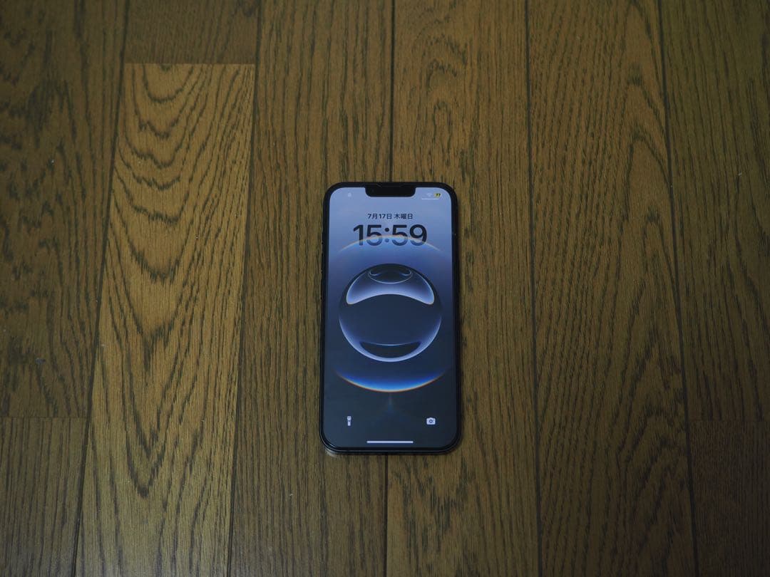 テ*ツ様 極美品　iPhone 16e ブラック