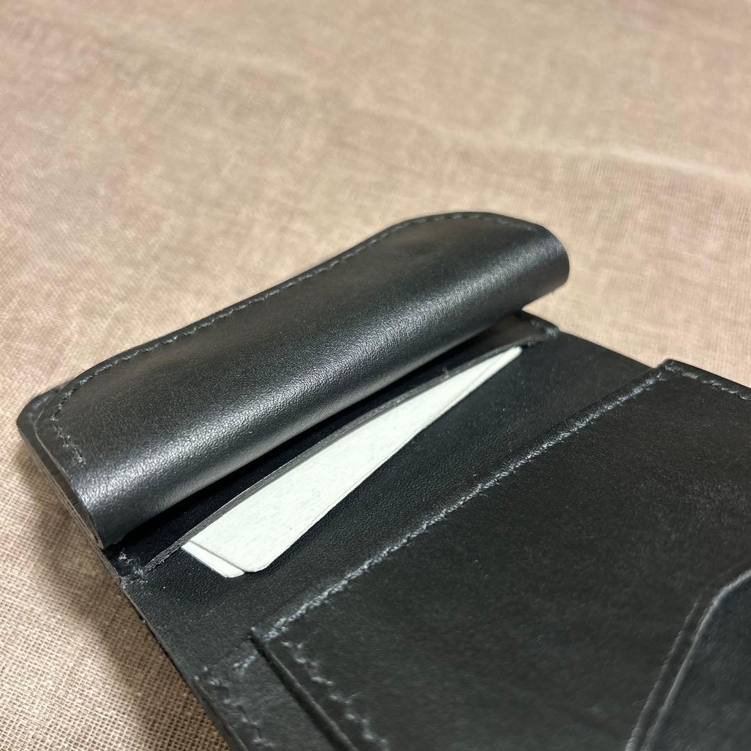 牛革ヌメ　ミドル財布 三つ折り　トラッカーウォレット　ブラック