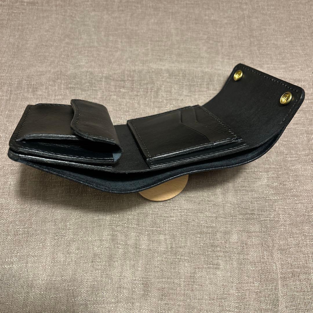 牛革ヌメ　ミドル財布 三つ折り　トラッカーウォレット　ブラック