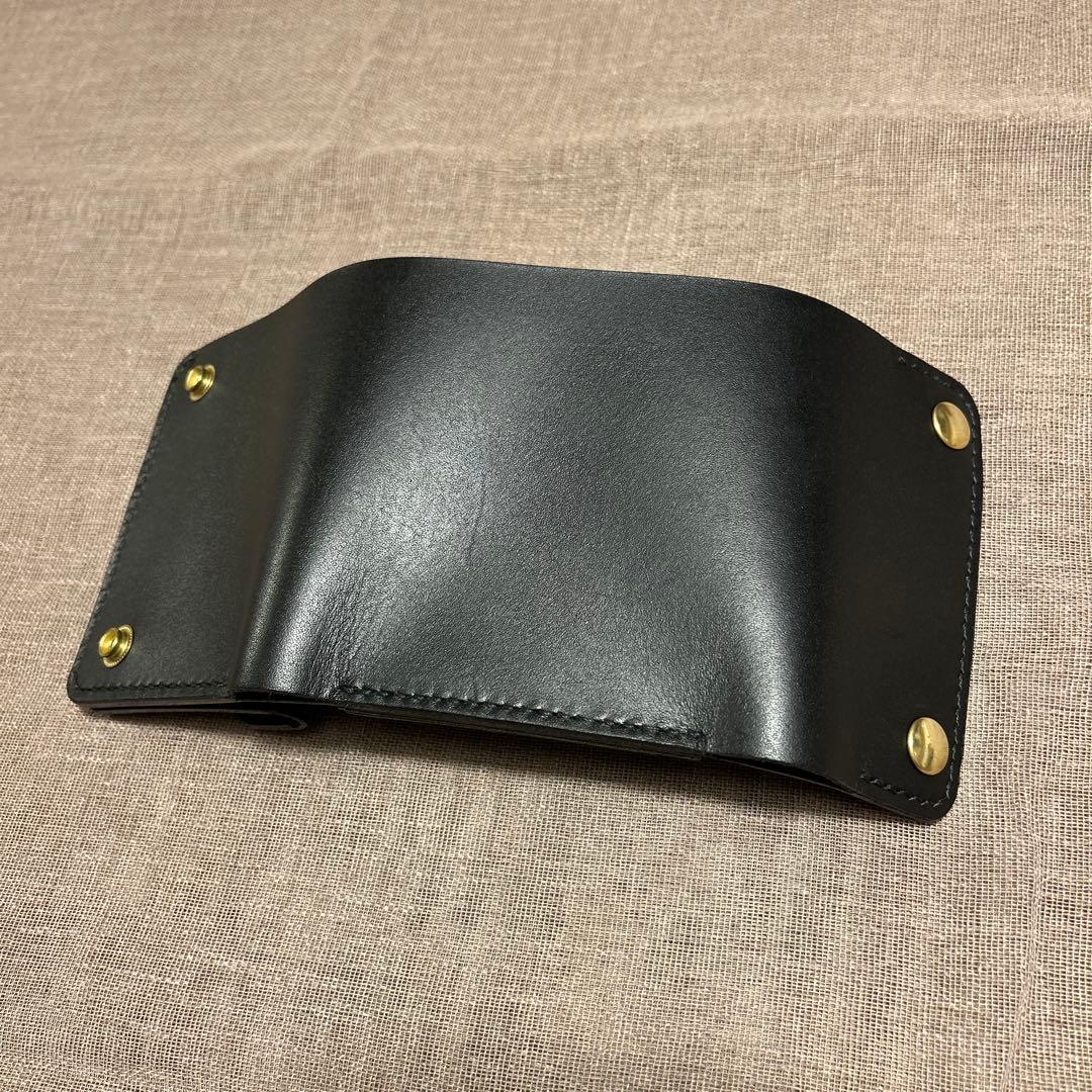 牛革ヌメ　ミドル財布 三つ折り　トラッカーウォレット　ブラック