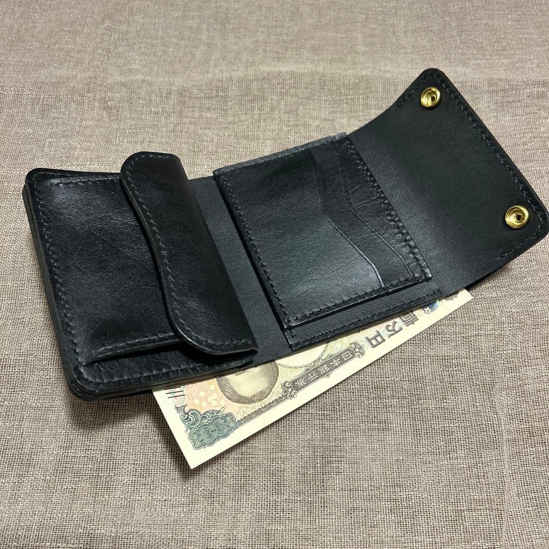牛革ヌメ　ミドル財布 三つ折り　トラッカーウォレット　ブラック