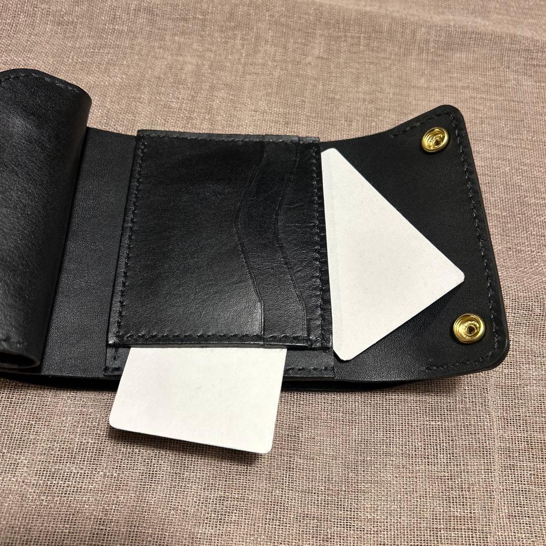 牛革ヌメ　ミドル財布 三つ折り　トラッカーウォレット　ブラック