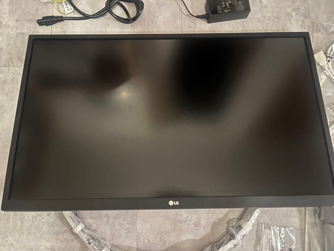 LG 27UL500-W 27インチ 4Kモニター 美品