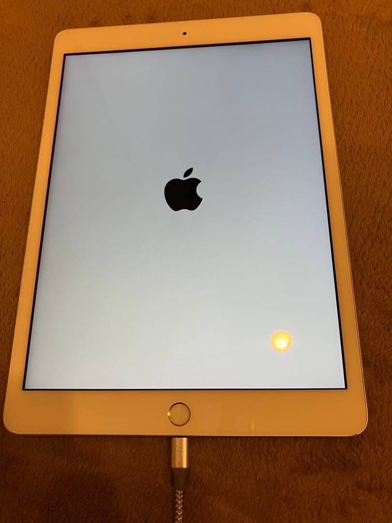 美品Apple iPad 本体　第7世代　128GB