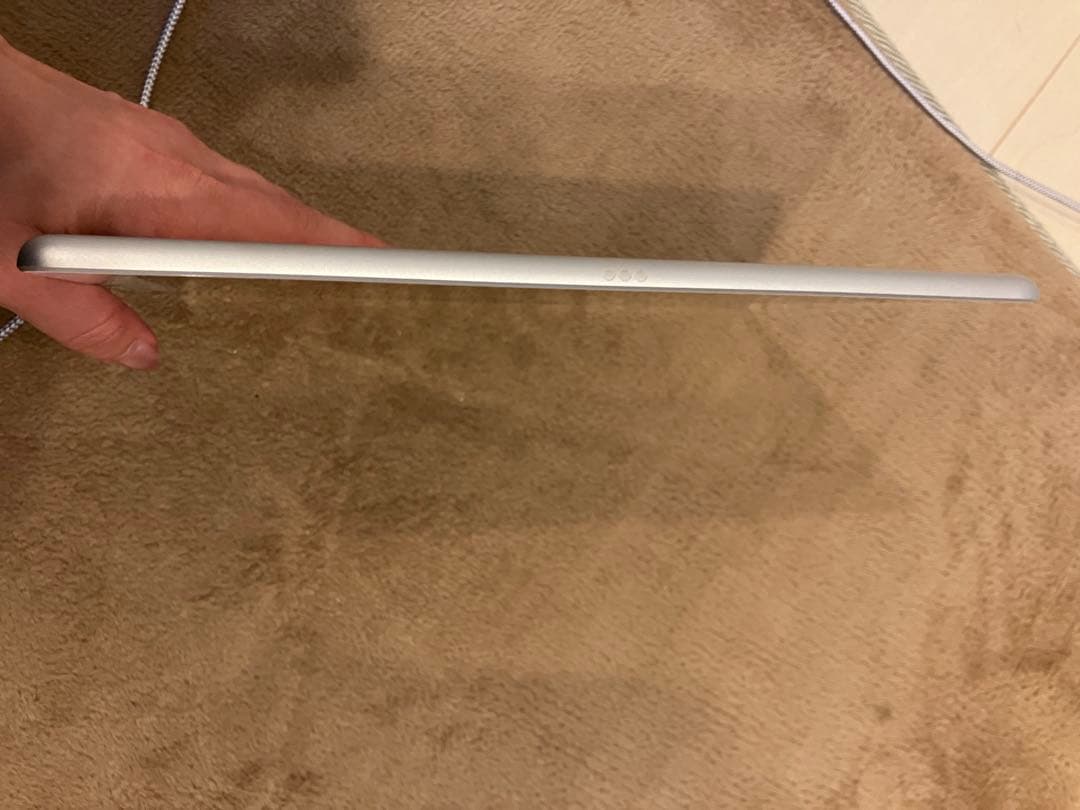 美品Apple iPad 本体　第7世代　128GB