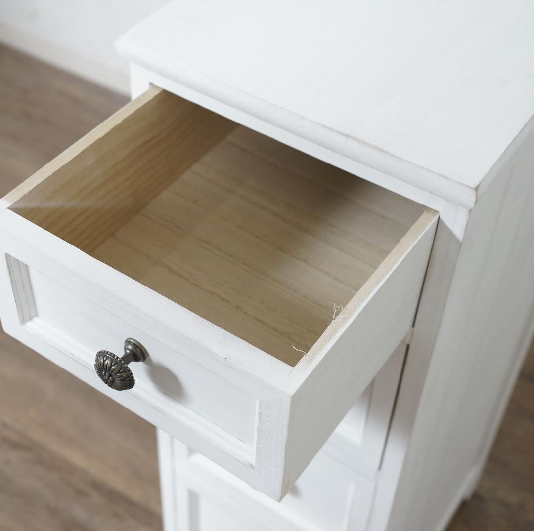 【新品】スリムチェスト 幅25cm 4段 アンティーク調 ホワイト 桐製 完成品