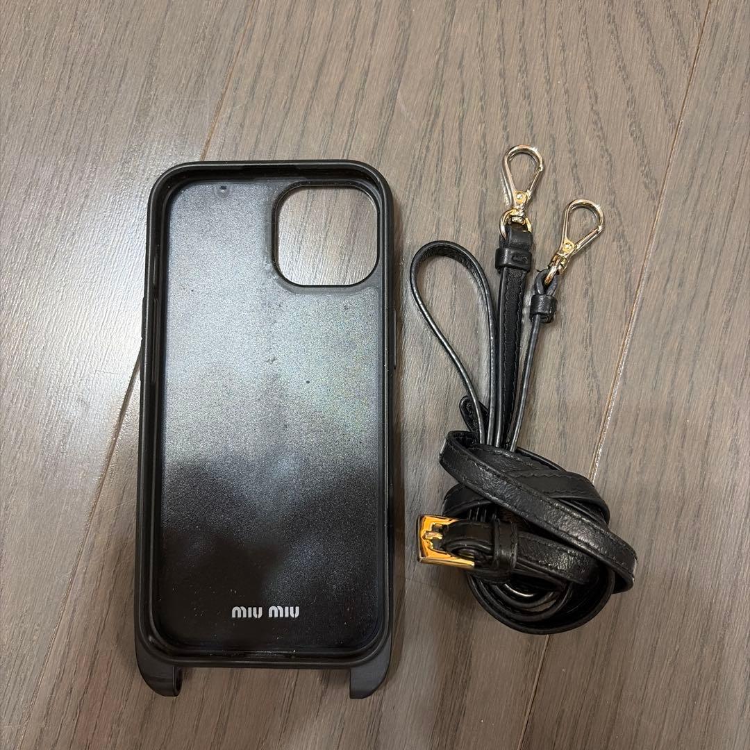 miu miu スマホケース ショルダーストラップ　ブラックiPhone14