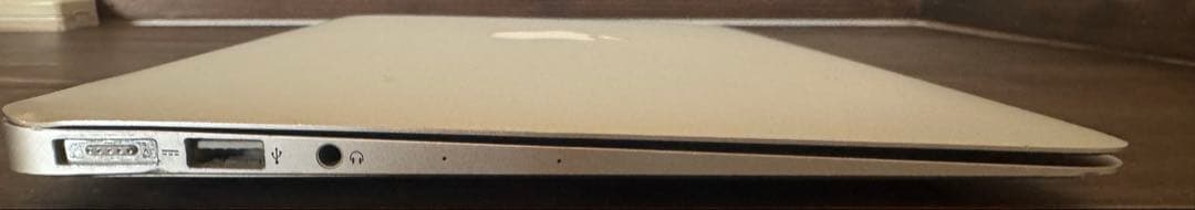 Apple MacBook Air 11インチ Early 2015