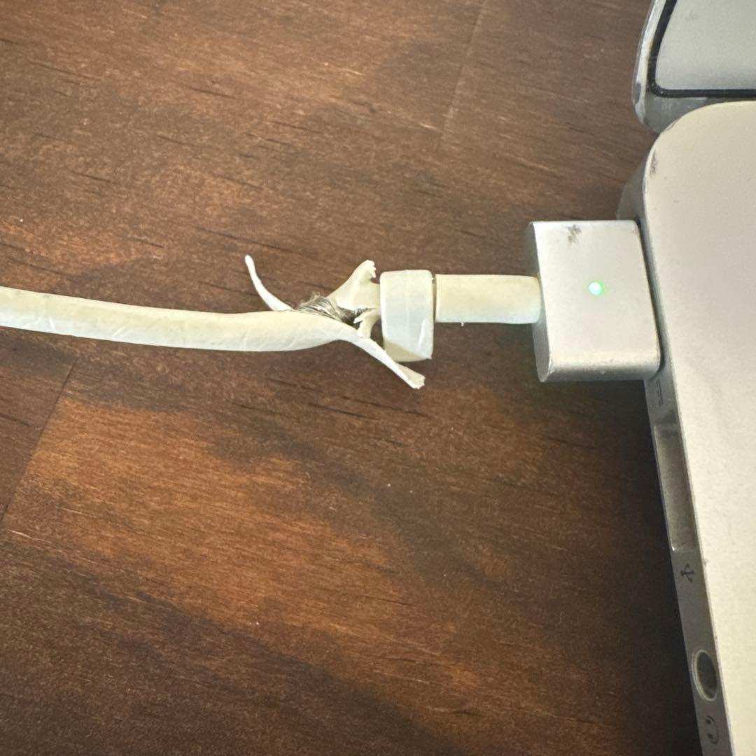 Apple MacBook Air 11インチ Early 2015