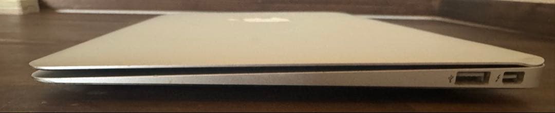 Apple MacBook Air 11インチ Early 2015