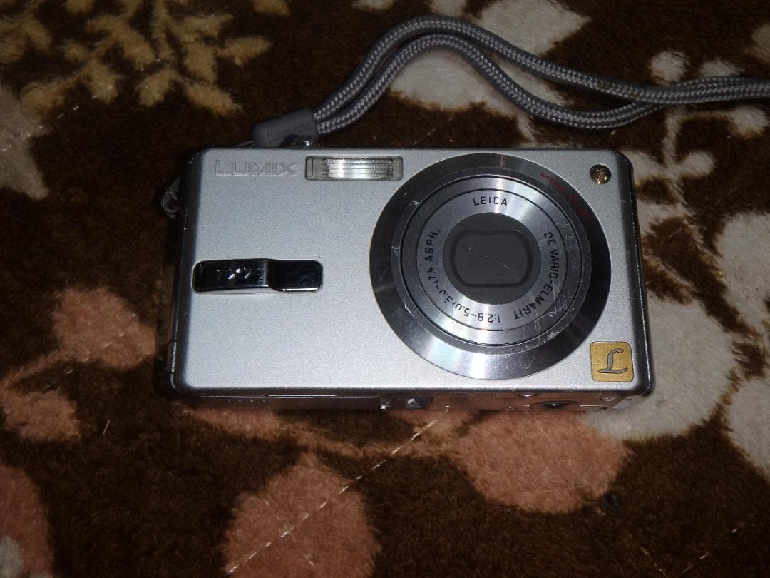 動作品 PANASONIC DMC-FX7 LUMIX デジタルカメラ