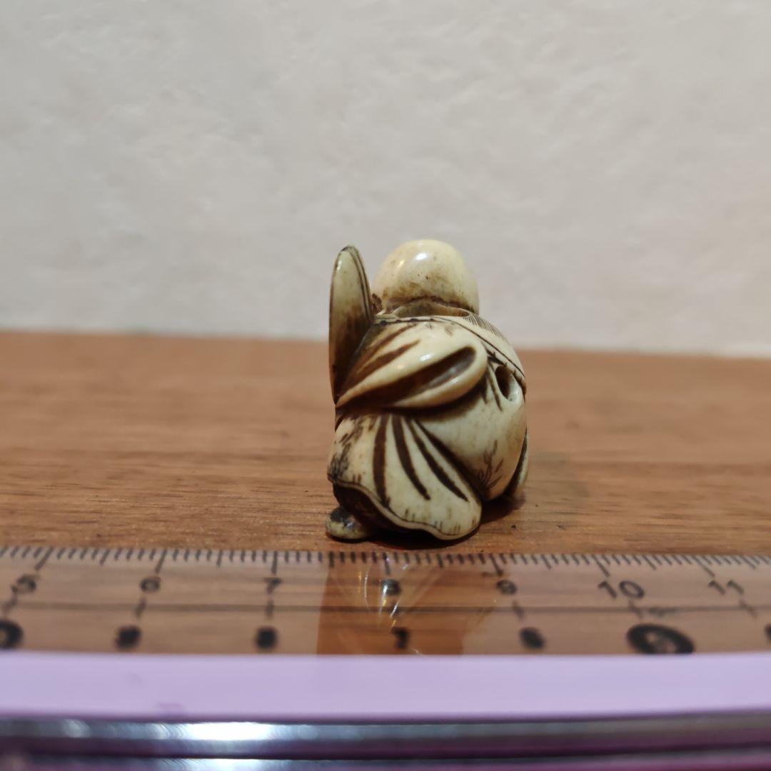 時代提物 仙人根付 天然素材【軍配仙人】高さ約2.9cm 重約18ｇ☆巧みな彫込