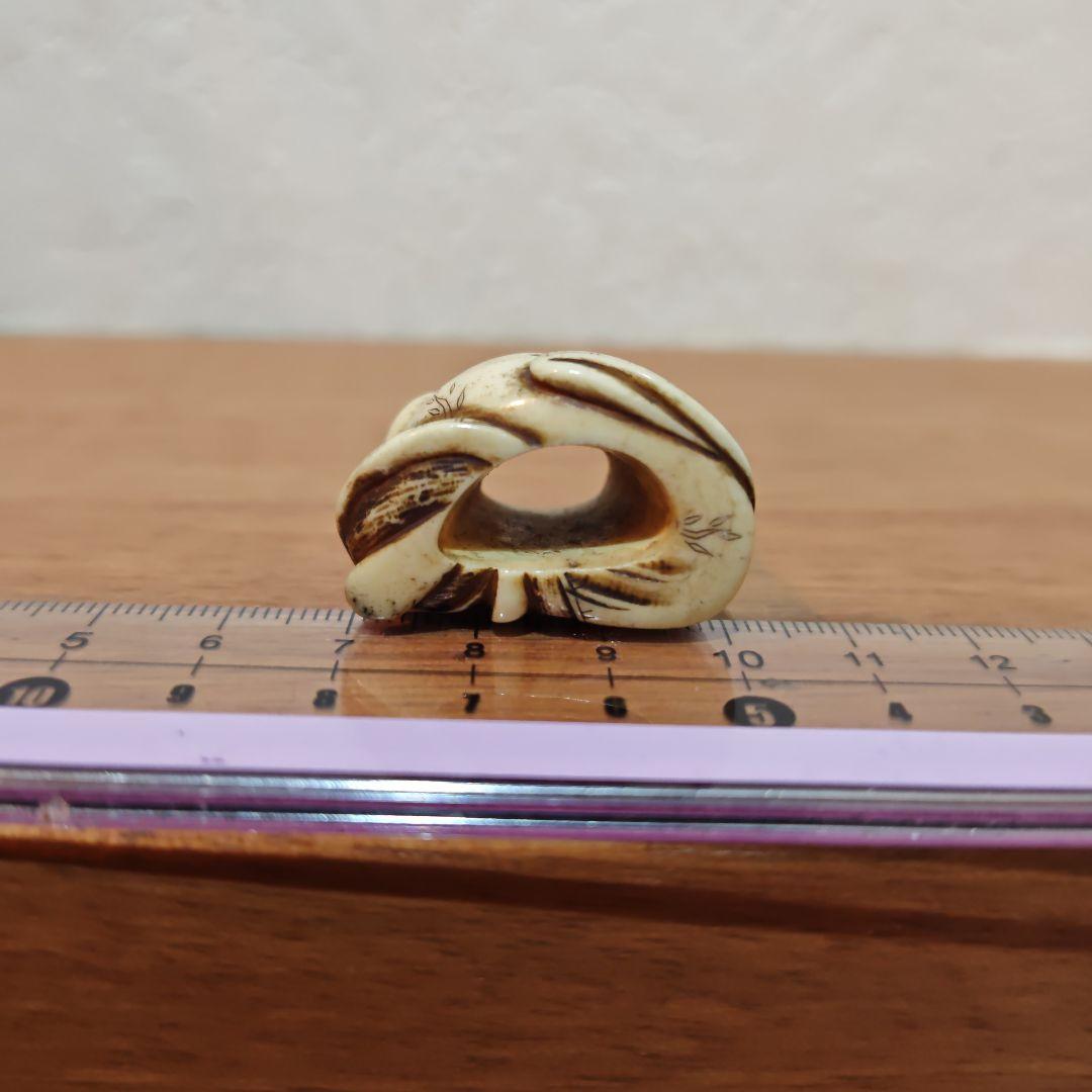 時代提物 仙人根付 天然素材【軍配仙人】高さ約2.9cm 重約18ｇ☆巧みな彫込