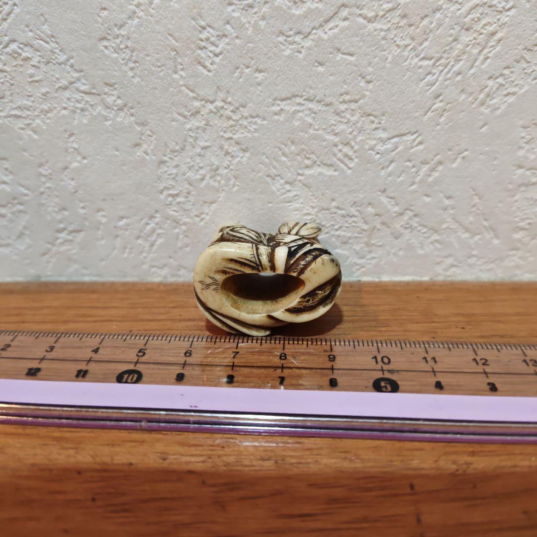 時代提物 仙人根付 天然素材【軍配仙人】高さ約2.9cm 重約18ｇ☆巧みな彫込