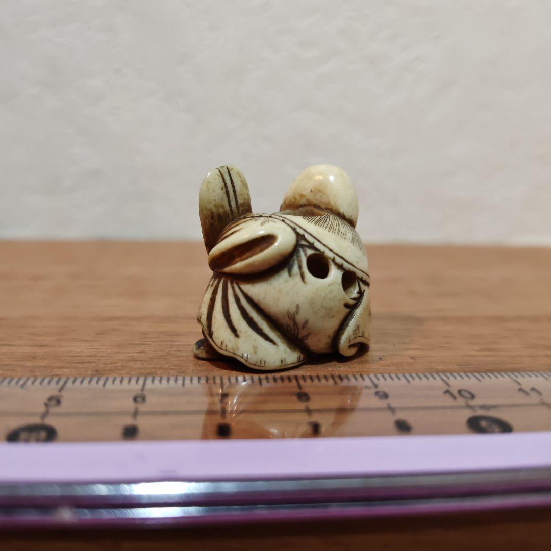 時代提物 仙人根付 天然素材【軍配仙人】高さ約2.9cm 重約18ｇ☆巧みな彫込