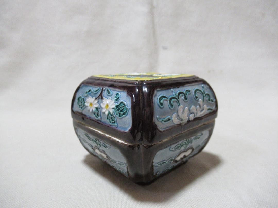 茶道具　清閑寺祥平造　交跡花笠四方角画　香合　共箱