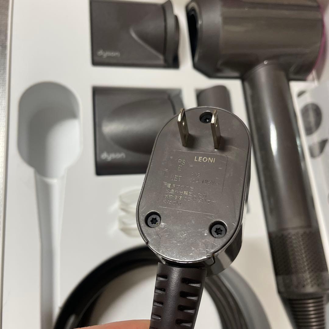 ダイソン　ドライヤー　ジャンク品　付属品有り　外箱付