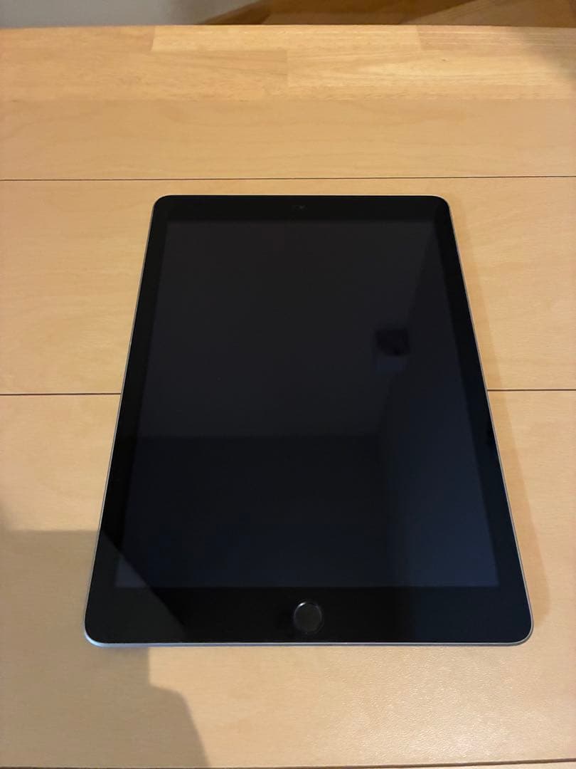 【箱付き】Apple iPad 第5世代10.2インチ スペースグレー 本体