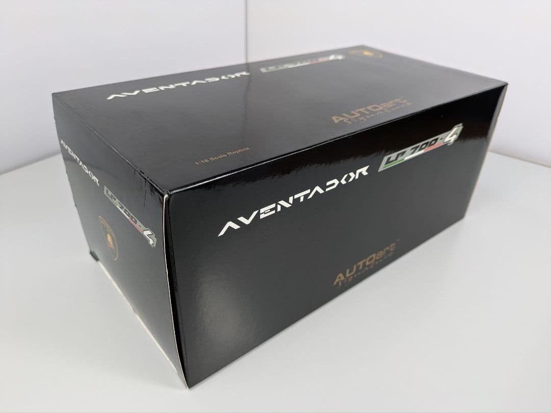 1/18 ミニカー オートアート ランボルギーニ アヴェンタドール　LP700