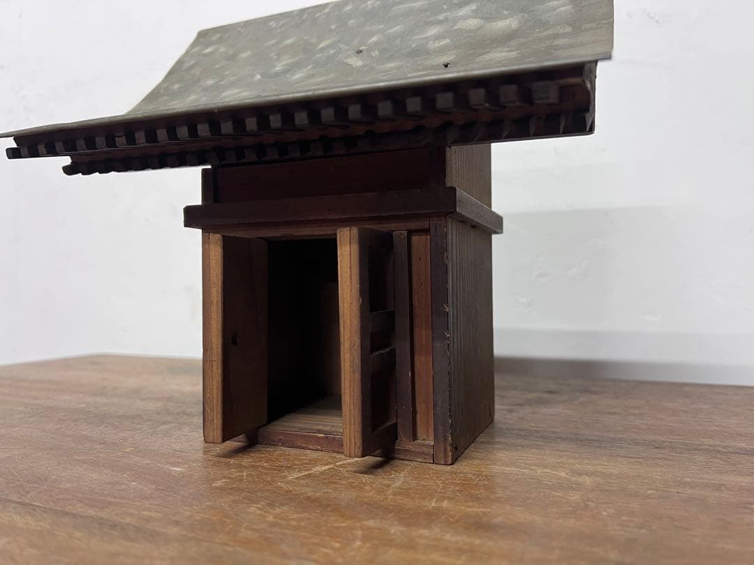 古民具 神棚 祠 ミニ神殿 木製 トタン屋根 古道具 レトロ