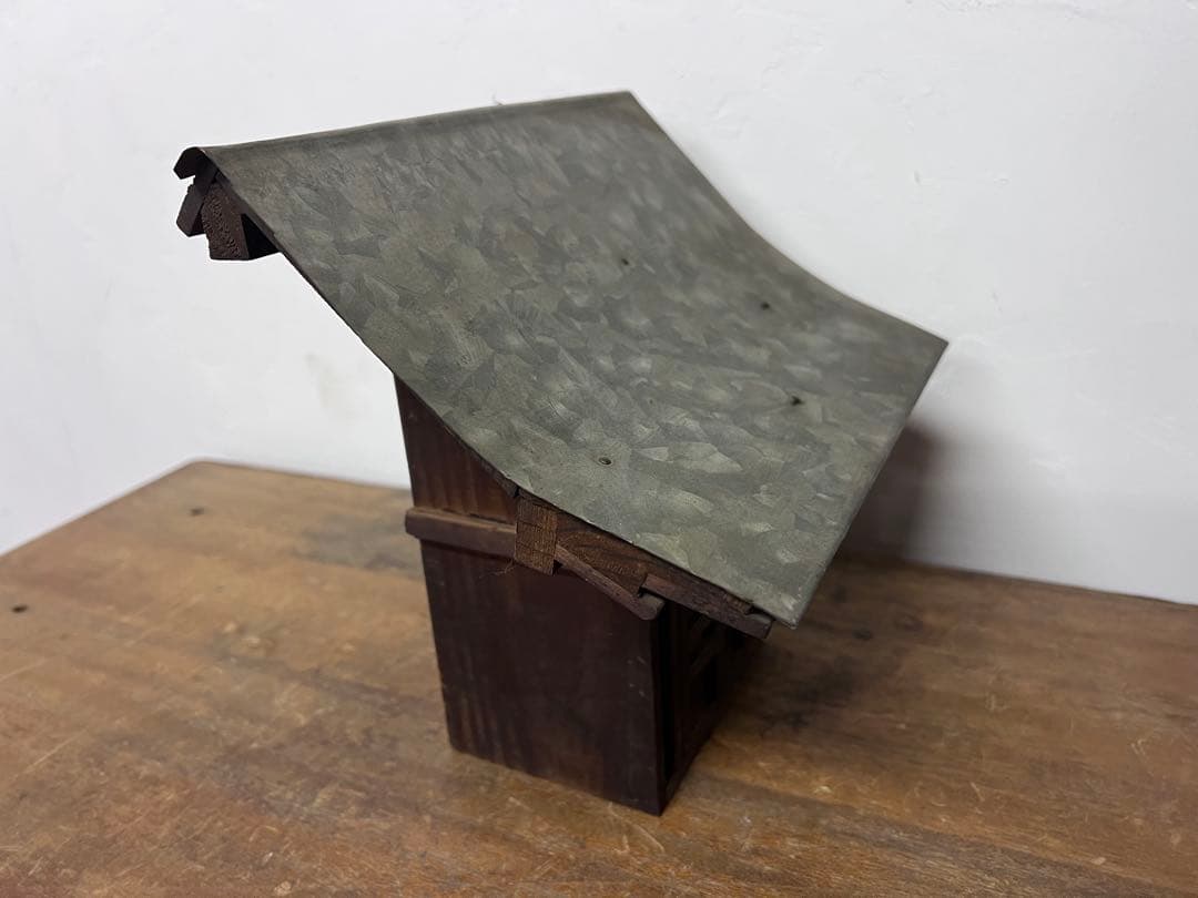 古民具 神棚 祠 ミニ神殿 木製 トタン屋根 古道具 レトロ