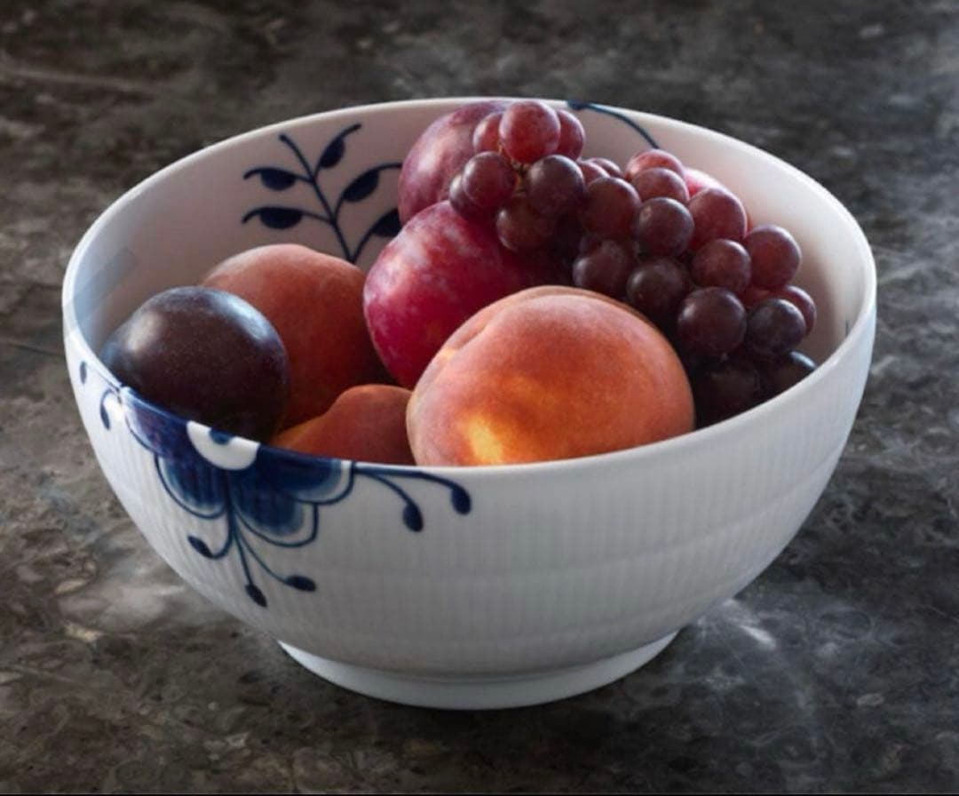 新品未使用　ブルーフルーテッド メガ ボウル 21cm