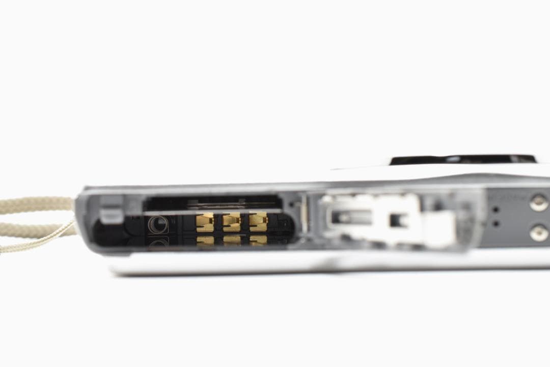 《 美品 》　カシオ　CASIO EXILIM EX-Z900 シルバー