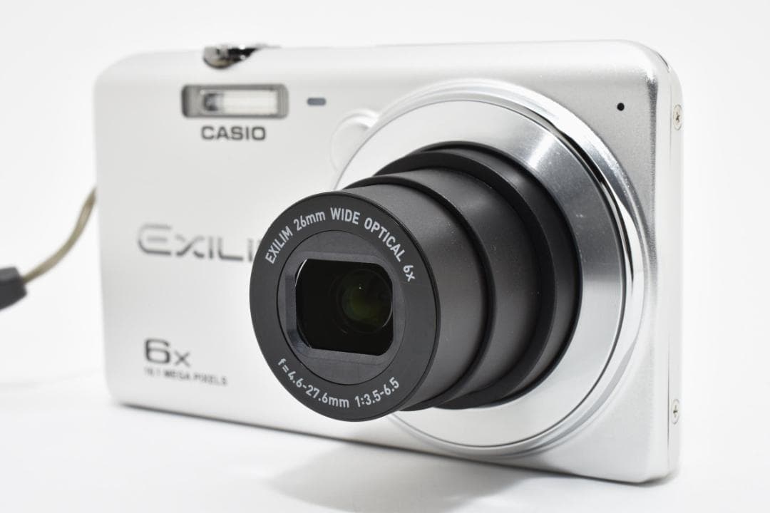 《 美品 》　カシオ　CASIO EXILIM EX-Z900 シルバー