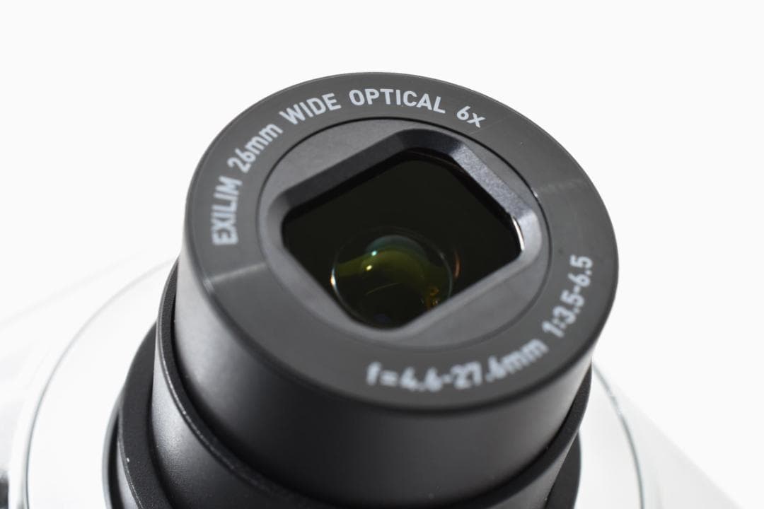 《 美品 》　カシオ　CASIO EXILIM EX-Z900 シルバー