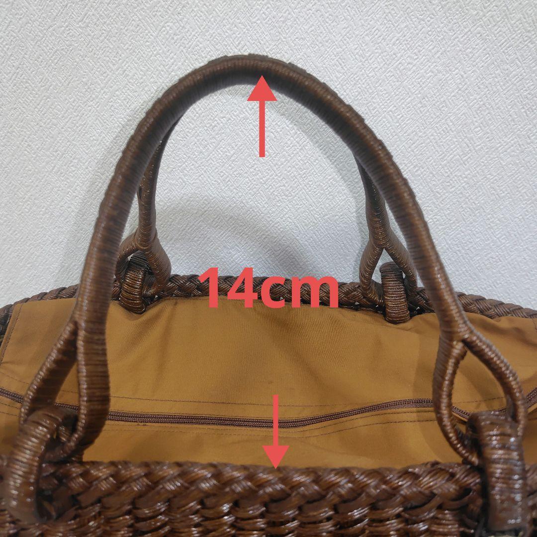 6本のクラフトで作った山葡萄風かごバッグ